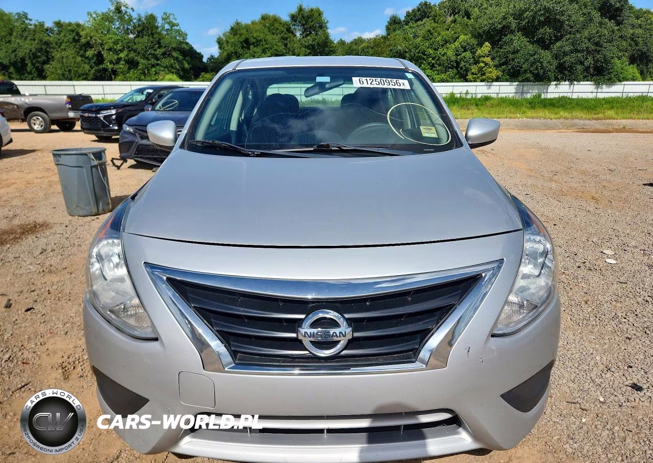 2018 Nissan Versa S Plus VIN:3N1CN7AP1JL862928 - 5