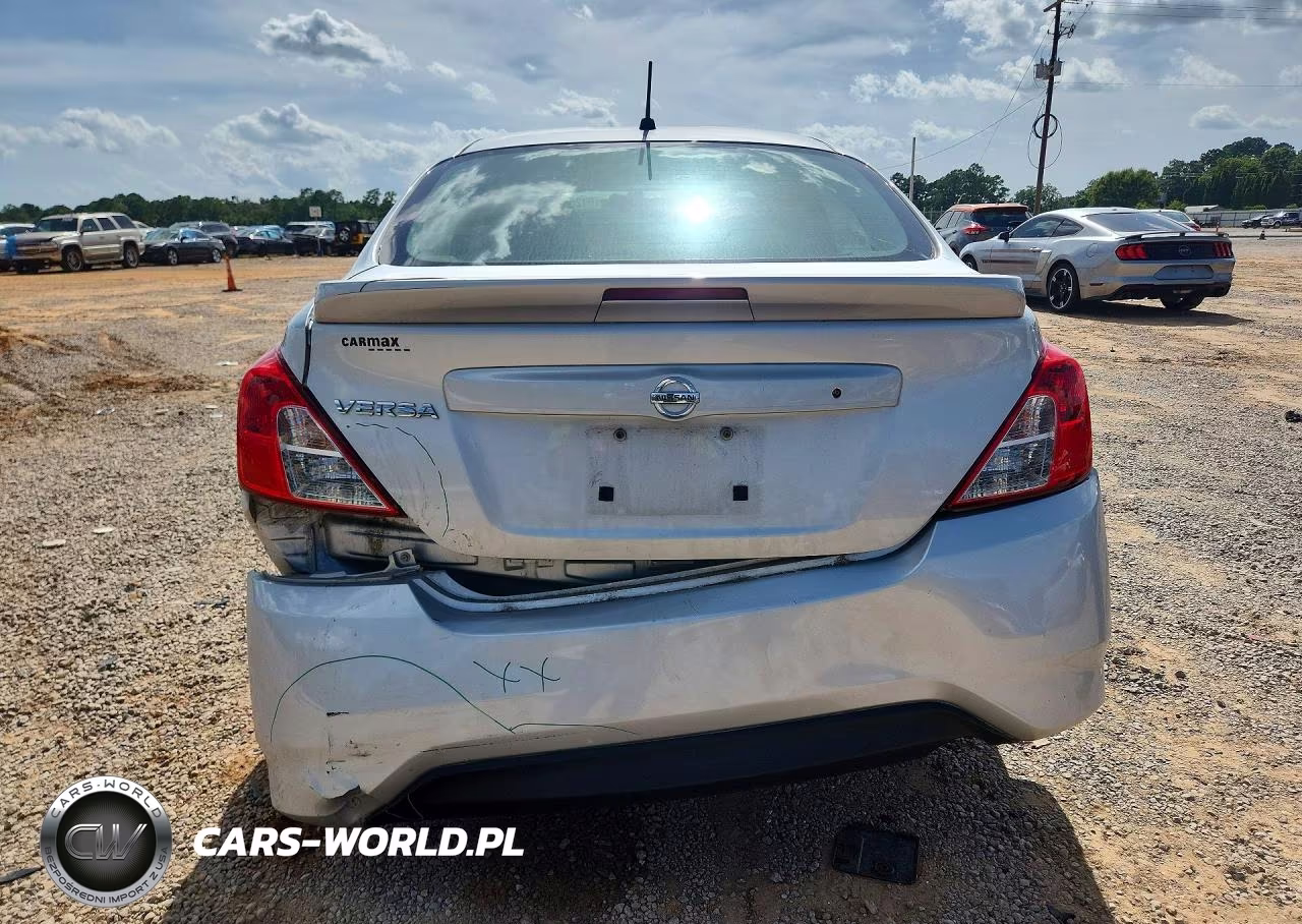 2018 Nissan Versa S Plus VIN:3N1CN7AP1JL862928 - 6