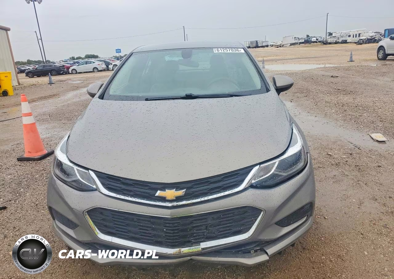 2017 Chevrolet Cruze Lt VIN:1G1BE5SM1H7147950 - 5