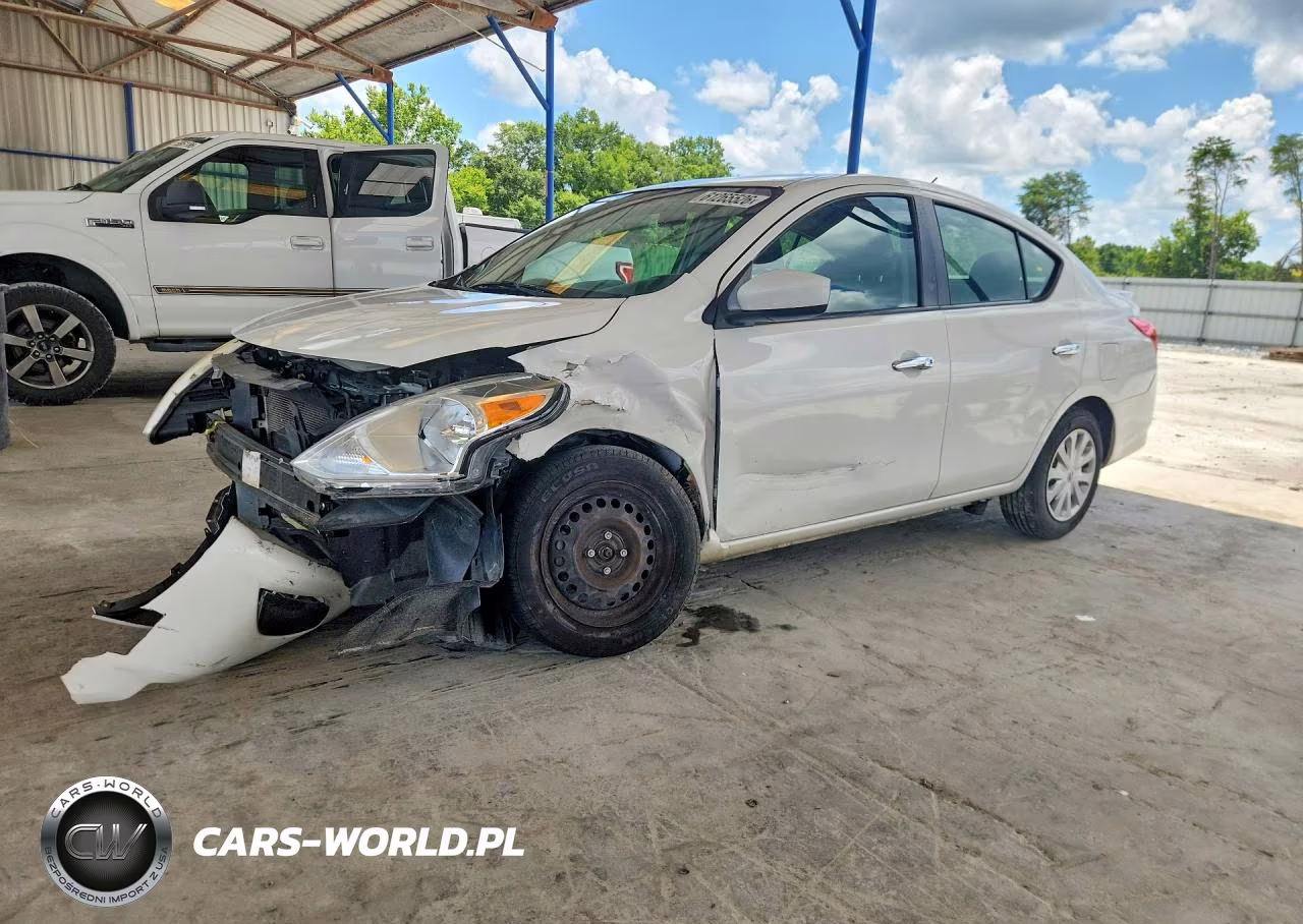 2019 Nissan Versa Sv