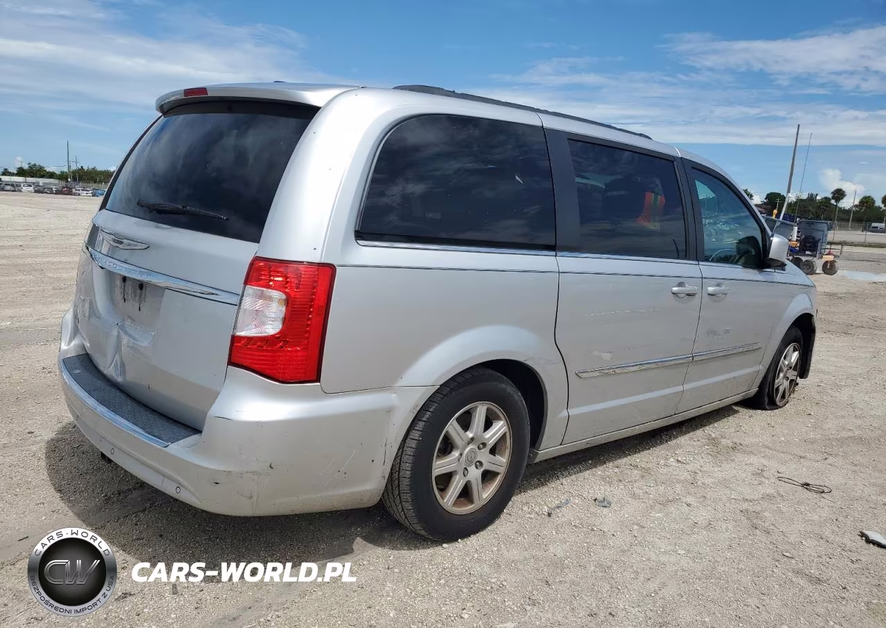 2011 Chrysler Town & Country Touring VIN:2A4RR5DG1BR723490 - 3