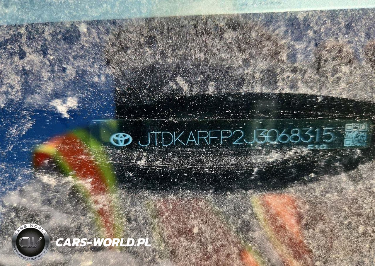 2018 Toyota Prius Prime Advanced VIN:JTDKARFP2J3068315 - 12