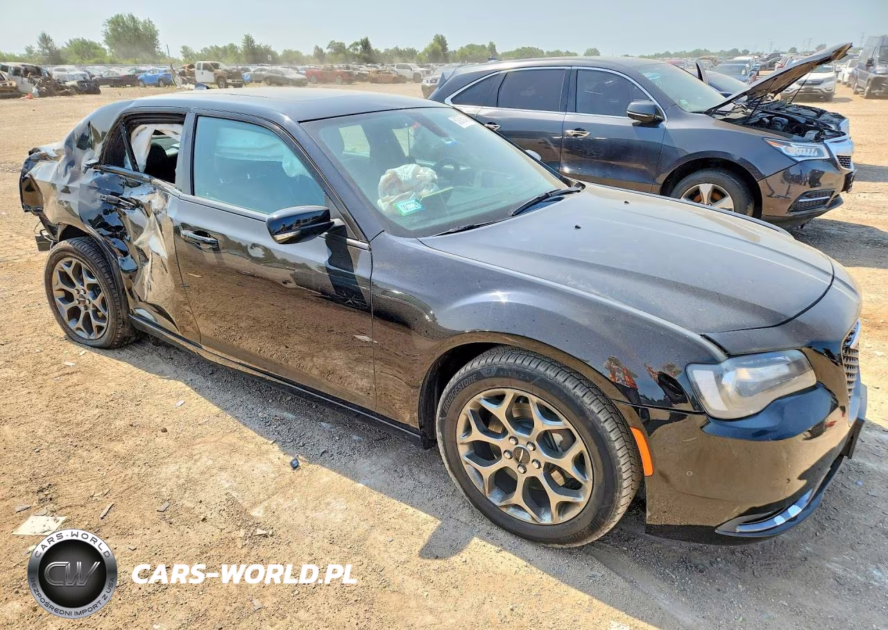 2016 Chrysler 300 S VIN:2C3CCAGG4GH248825 - 4