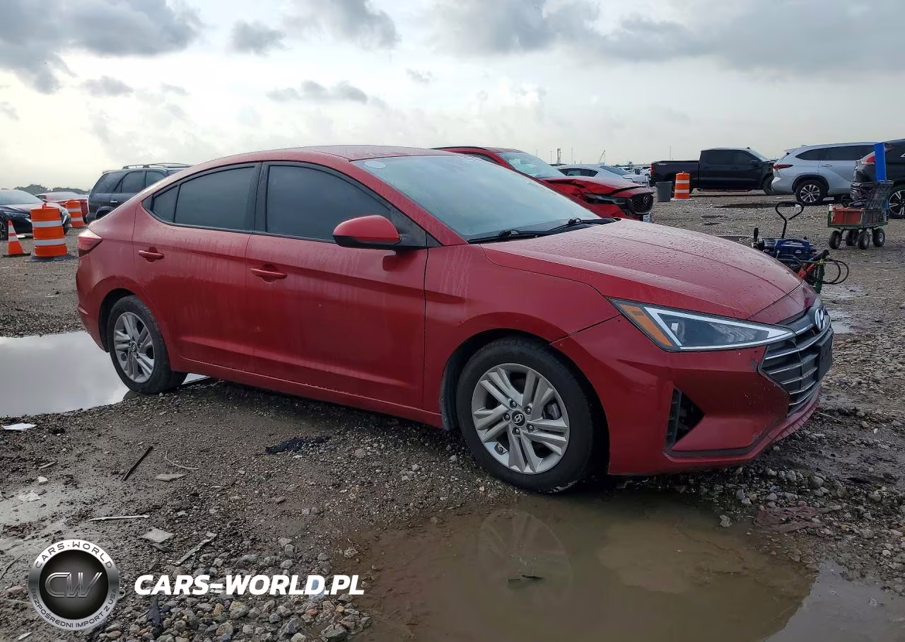 2019 Hyundai Elantra Sel VIN:5NPD84LF8KH420158 - 4