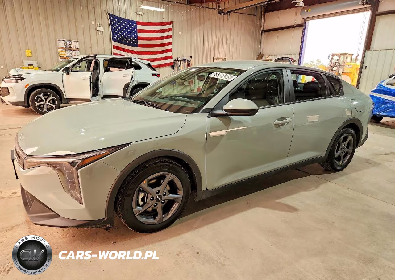2026 Kia K4 Lxs – zdjęcie 1 z 12