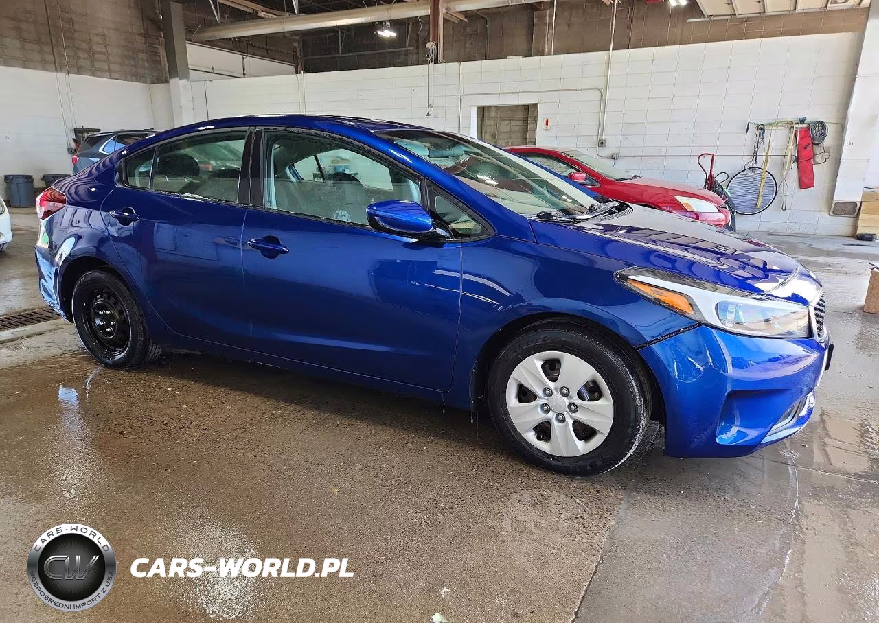 2018 Kia Forte Lx VIN:3KPFK4A72JE246337 - 4