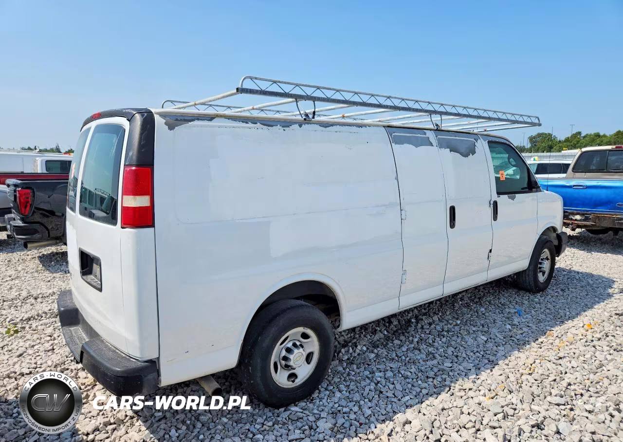 2011 Chevrolet Express G2500 VIN:1GCWGGFA4B1103515 - 3