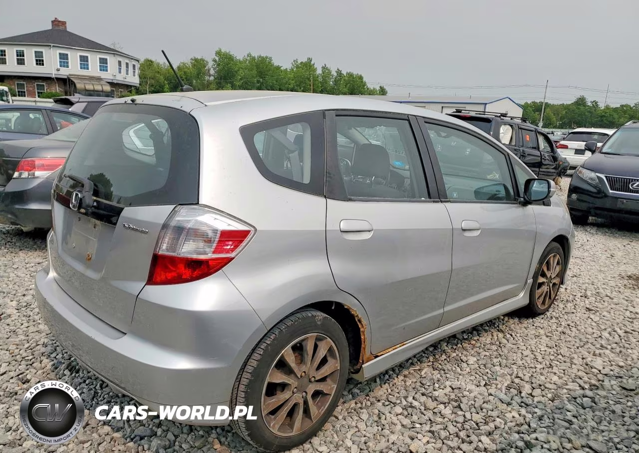 2012 Honda Fit Sport VIN:JHMGE8G55CS008599 - 3
