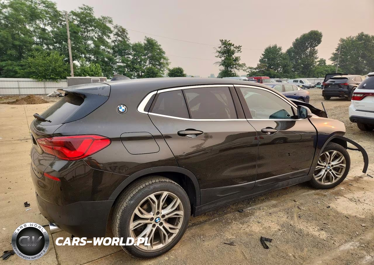 2018 BMW X2 xDrive28I VIN:WBXYJ5C38JEB19184 - 3