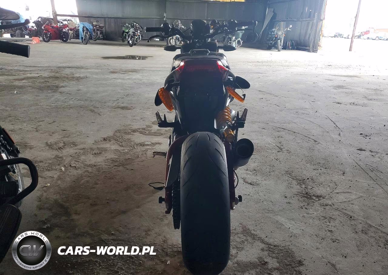 2024 Indian Motorcycle Co. Ftr R Carbon VIN:56KRZR221R3016956 - 4