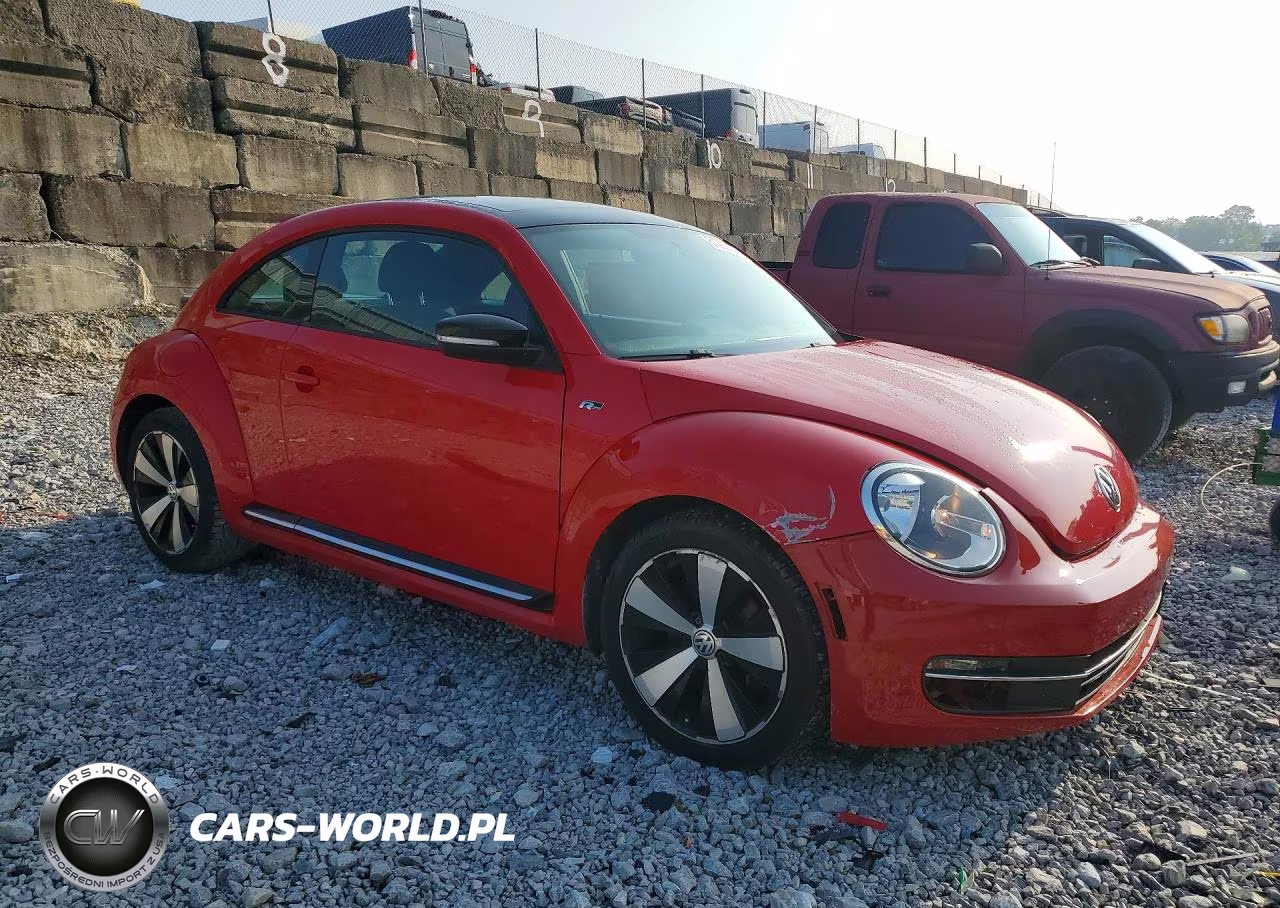 2015 Volkswagen Beetle 2.0T R-Line VIN:3VWVT7AT2FM646240 - 4