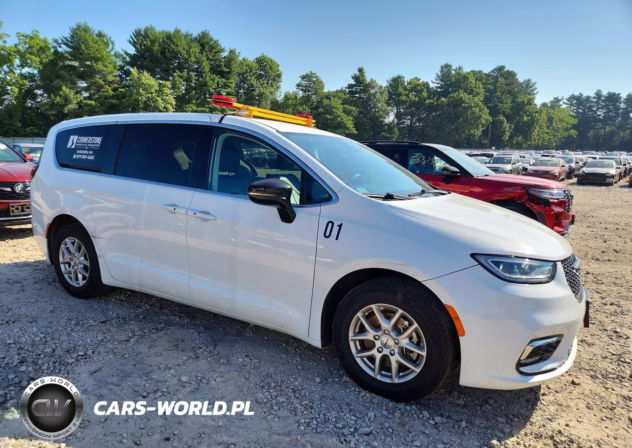 2024 Chrysler Pacifica Touring L VIN:2C4RC1BG4RR155183 - 4