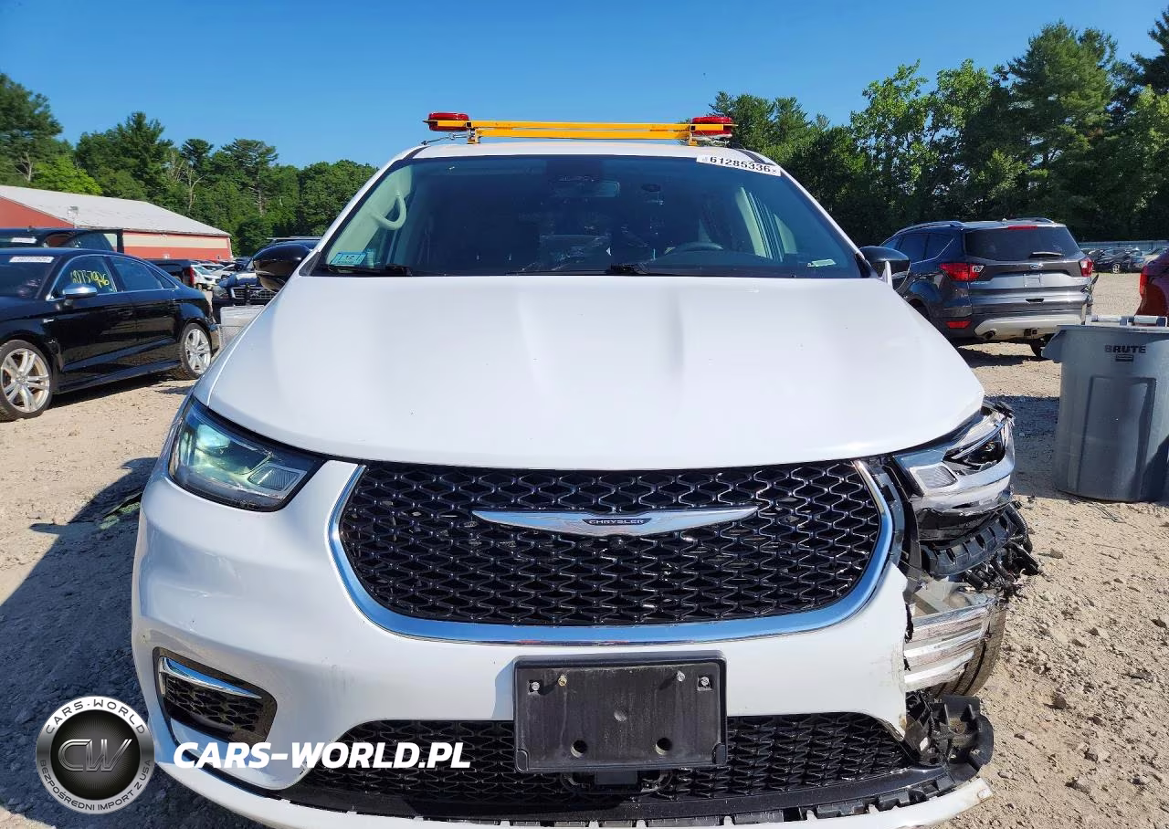 2024 Chrysler Pacifica Touring L VIN:2C4RC1BG4RR155183 - 5