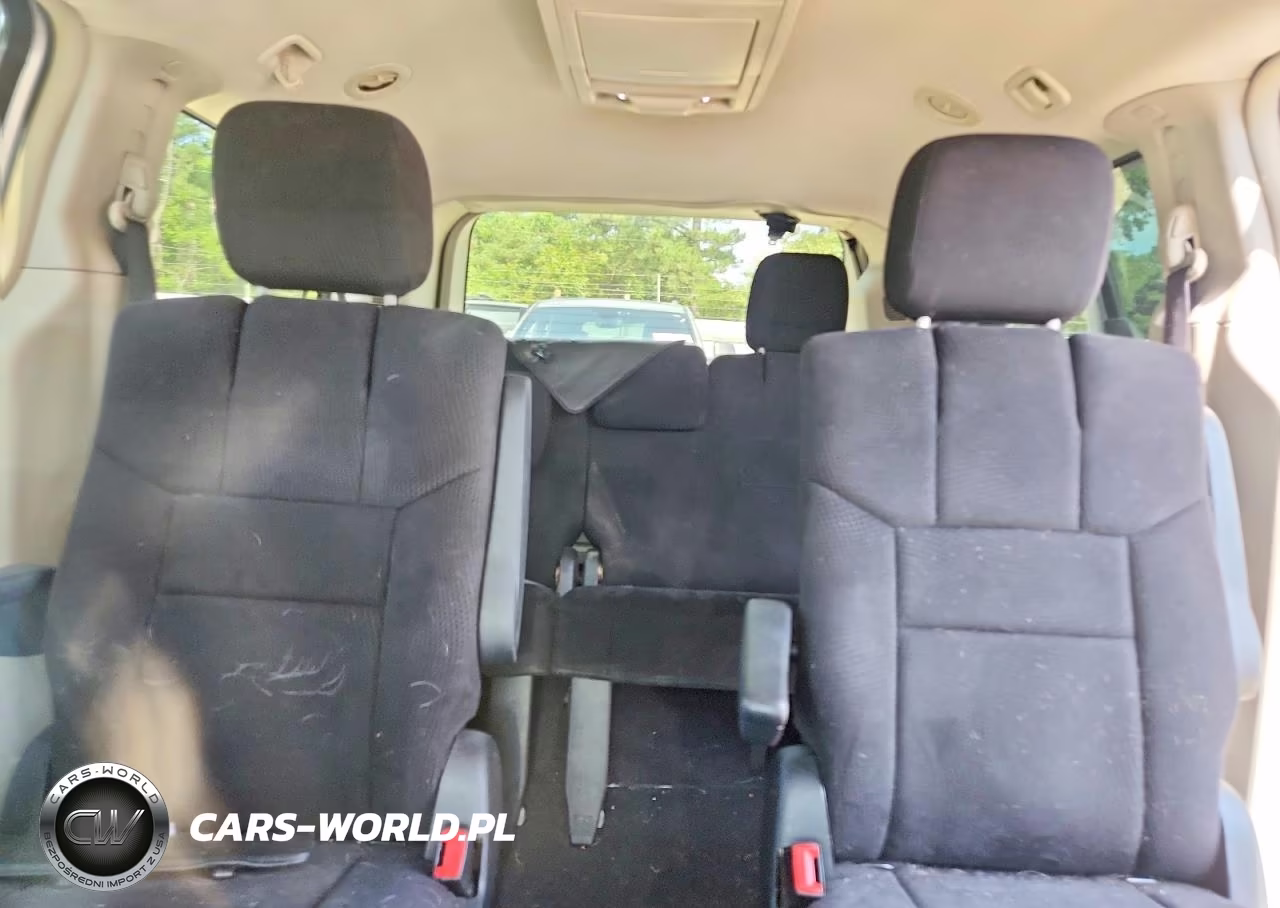 2011 Chrysler Town & Country Touring VIN:2A4RR5DG8BR618560 - 10