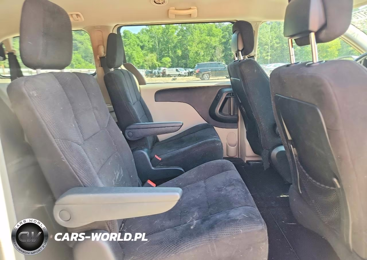 2011 Chrysler Town & Country Touring VIN:2A4RR5DG8BR618560 - 11