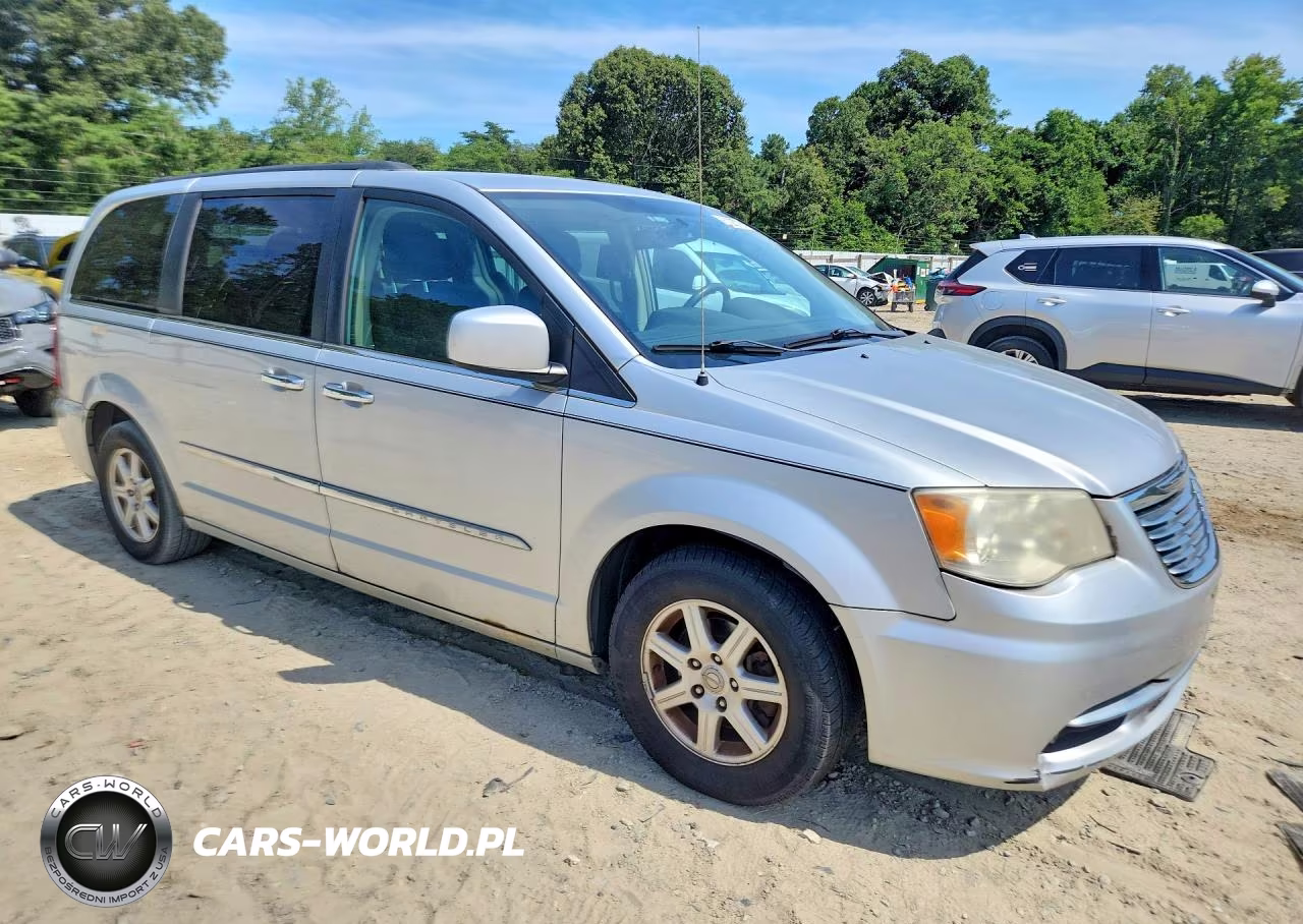 2011 Chrysler Town & Country Touring VIN:2A4RR5DG8BR618560 - 4