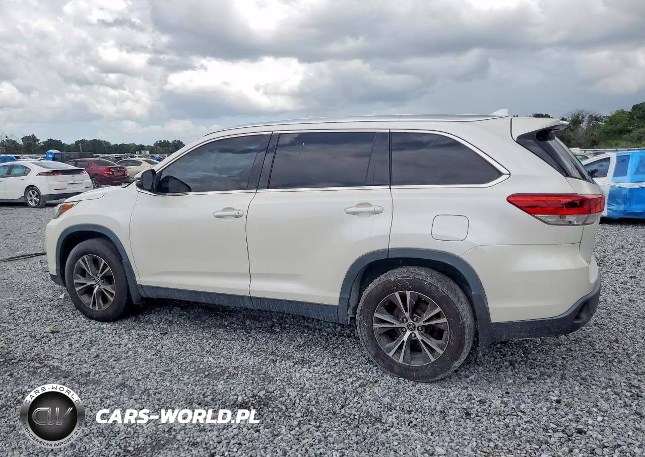 2019 Toyota Highlander Le Plus VIN:5TDZZRFHXKS328637 - 2