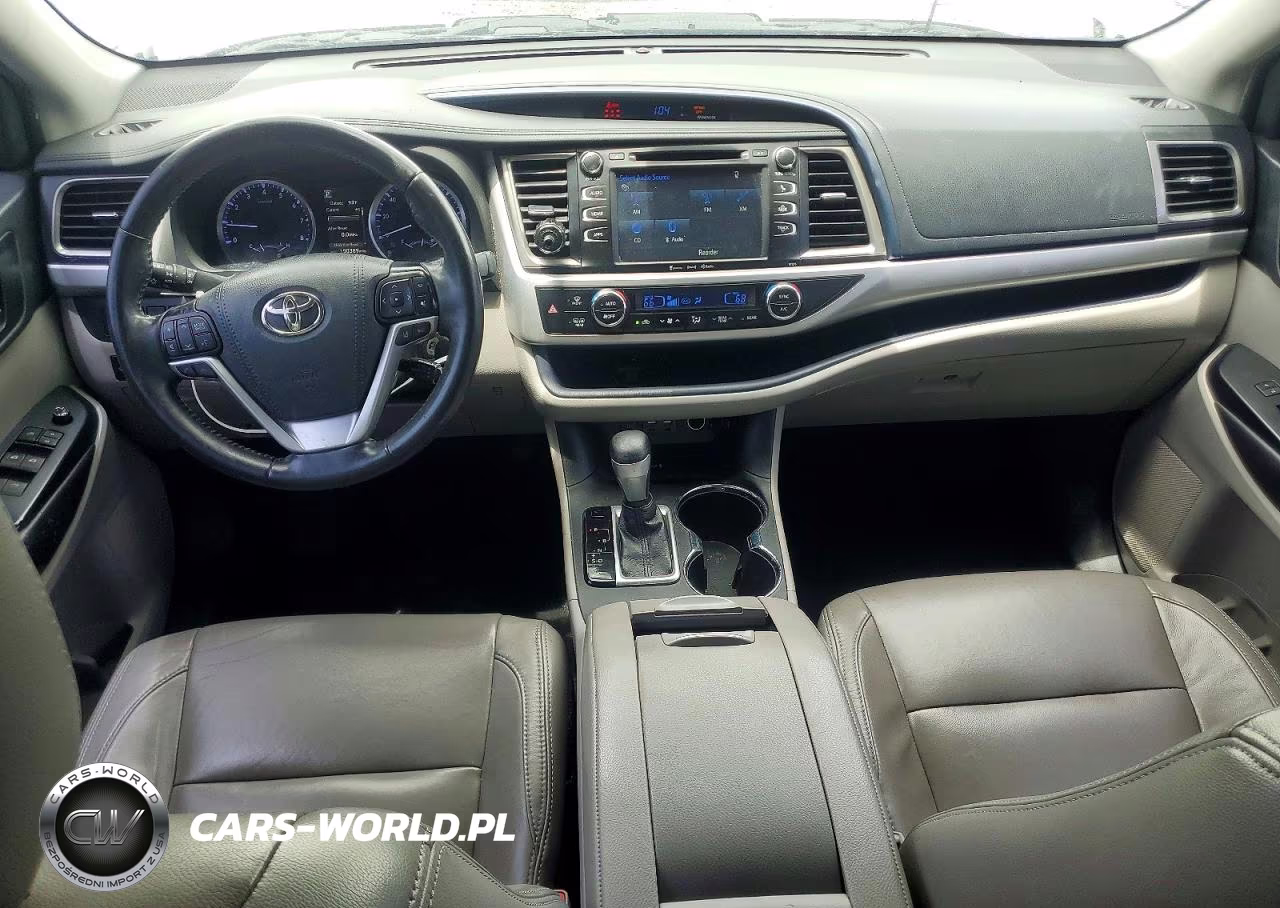 2019 Toyota Highlander Le Plus VIN:5TDZZRFHXKS328637 - 8