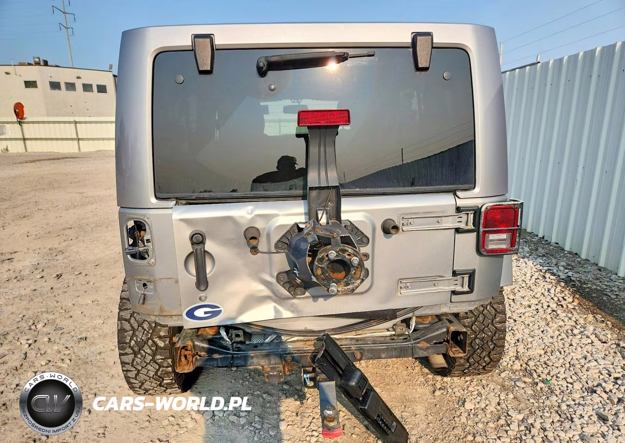 2017 Jeep Wrangler Unlimited Sahara VIN:1C4BJWEG4HL620309 - 6