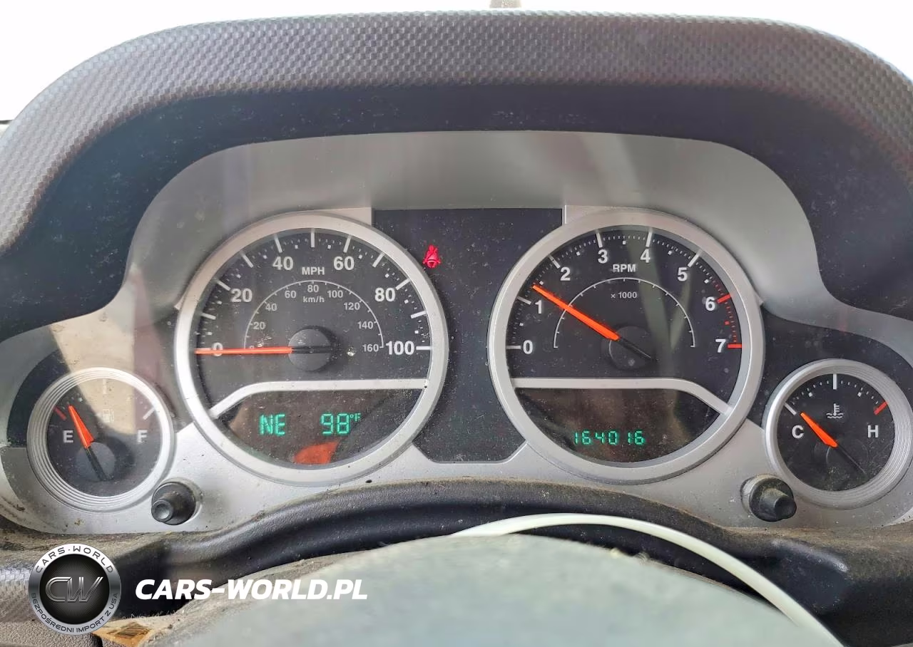 2007 Jeep Wrangler Sahara VIN:1J8FA54177L135775 - 9