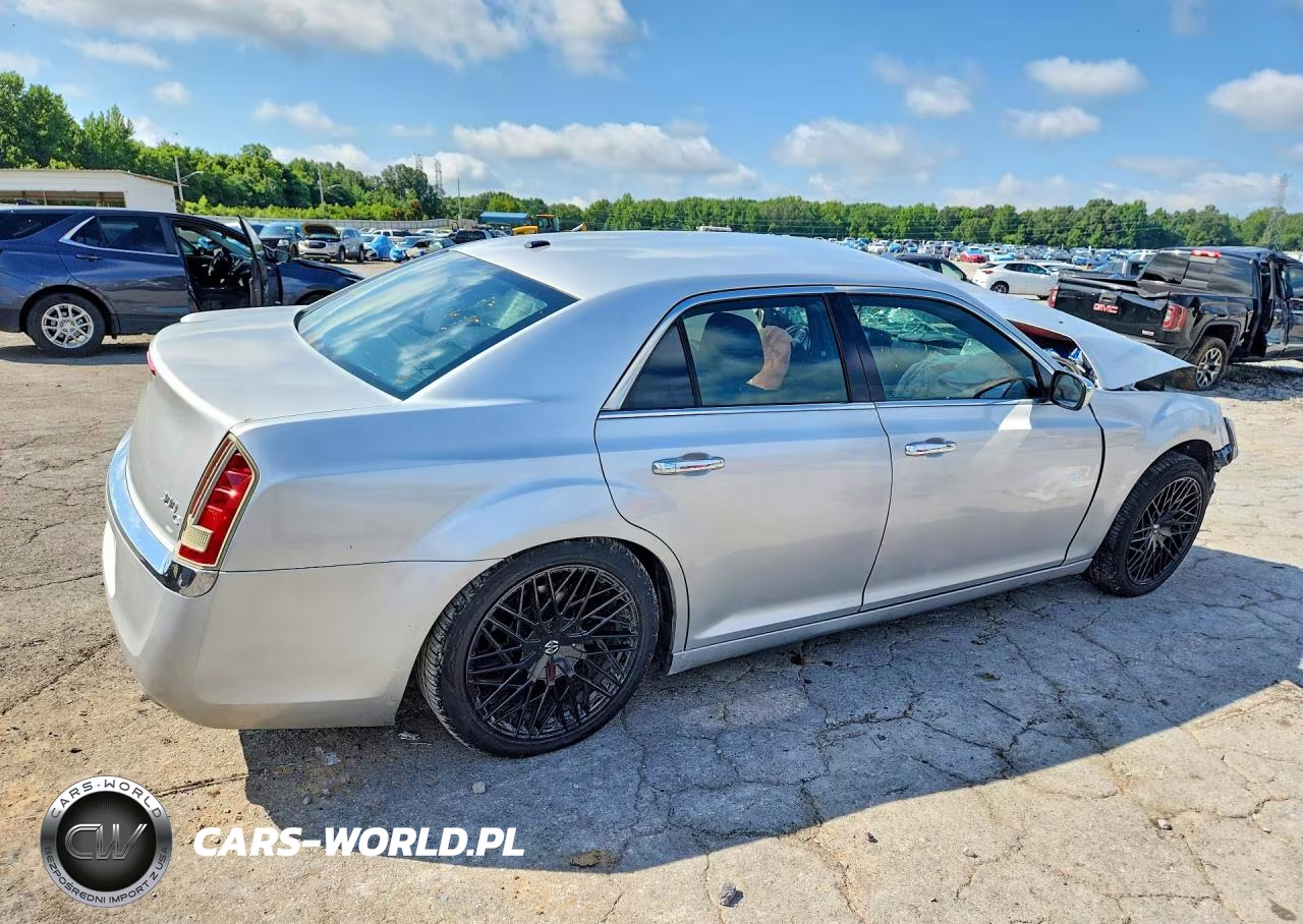 2012 Chrysler 300C VIN:2C3CCAET4CH242534 - 3