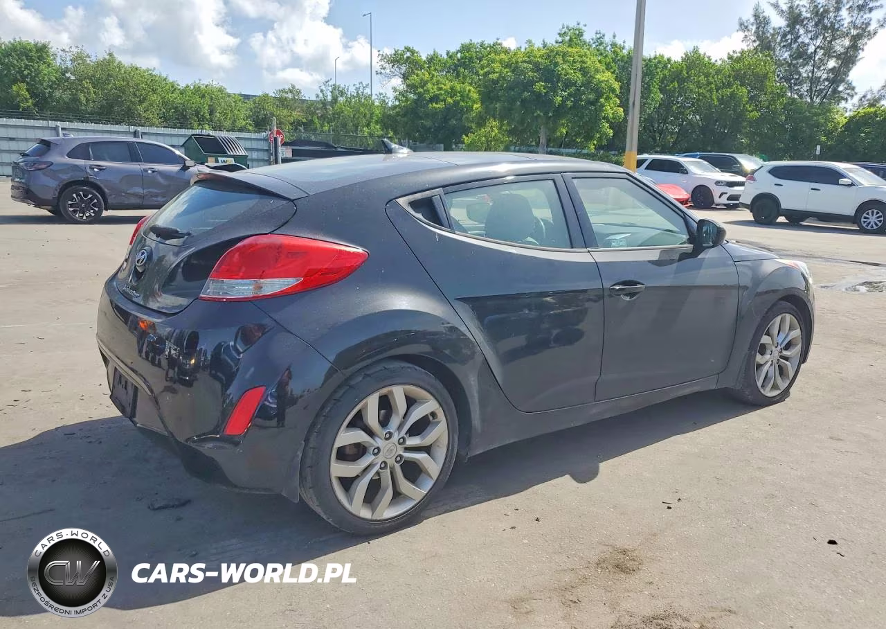 2013 Hyundai Veloster Base VIN:KMHTC6AD1DU102930 - 3