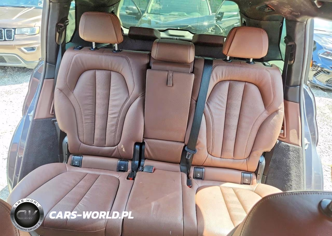2019 BMW X7 xDrive50I VIN:5UXCX4C53KLS39033 - 10