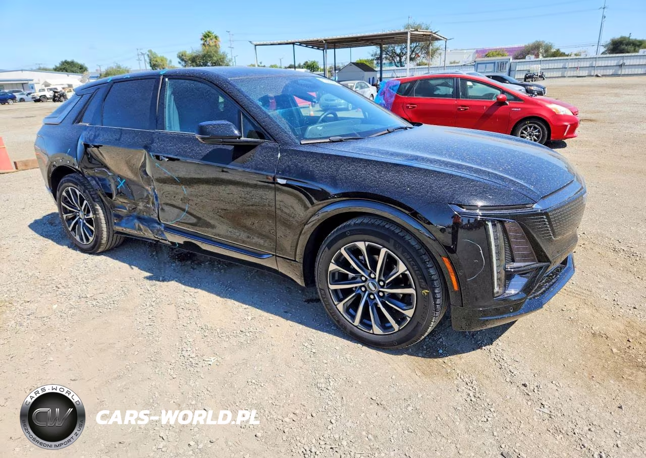 2025 Cadillac Lyriq Sport VIN:1GYKPURK0SZ310884 - 4