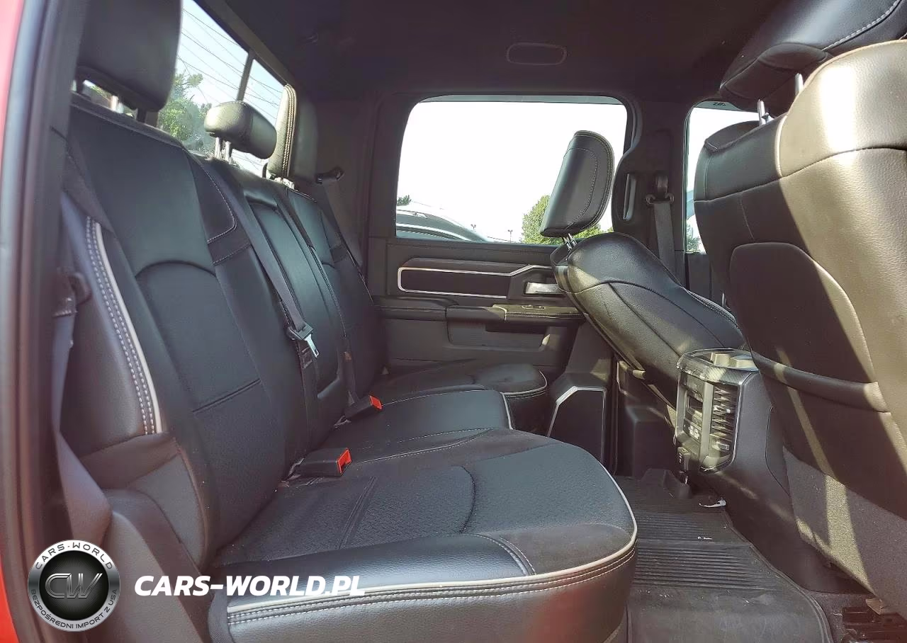 2024 Ram 3500 Laramie VIN:3C63R3EL8RG215228 - 10