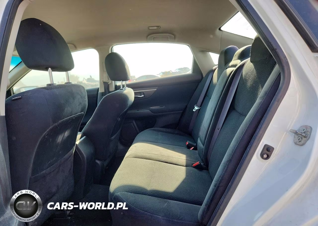 2015 Nissan Altima 2.5 S VIN:1N4AL3AP4FN330346 - 10