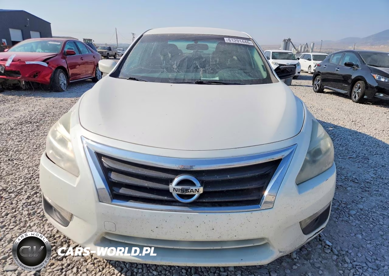 2015 Nissan Altima 2.5 S VIN:1N4AL3AP4FN330346 - 5