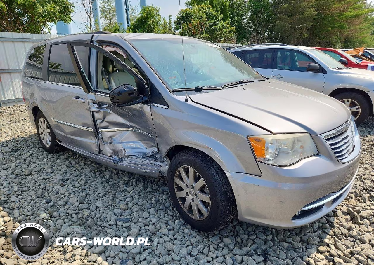 2013 Chrysler Town & Country Touring VIN:2C4RC1BG3DR775922 - 4