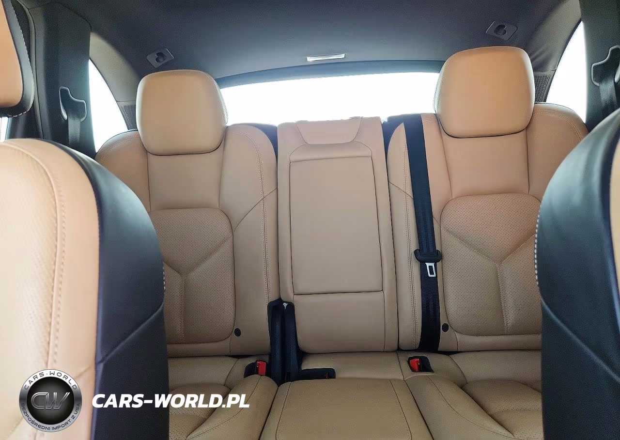 2016 Porsche Cayenne VIN:WP1AF2A28GLA40512 - 10