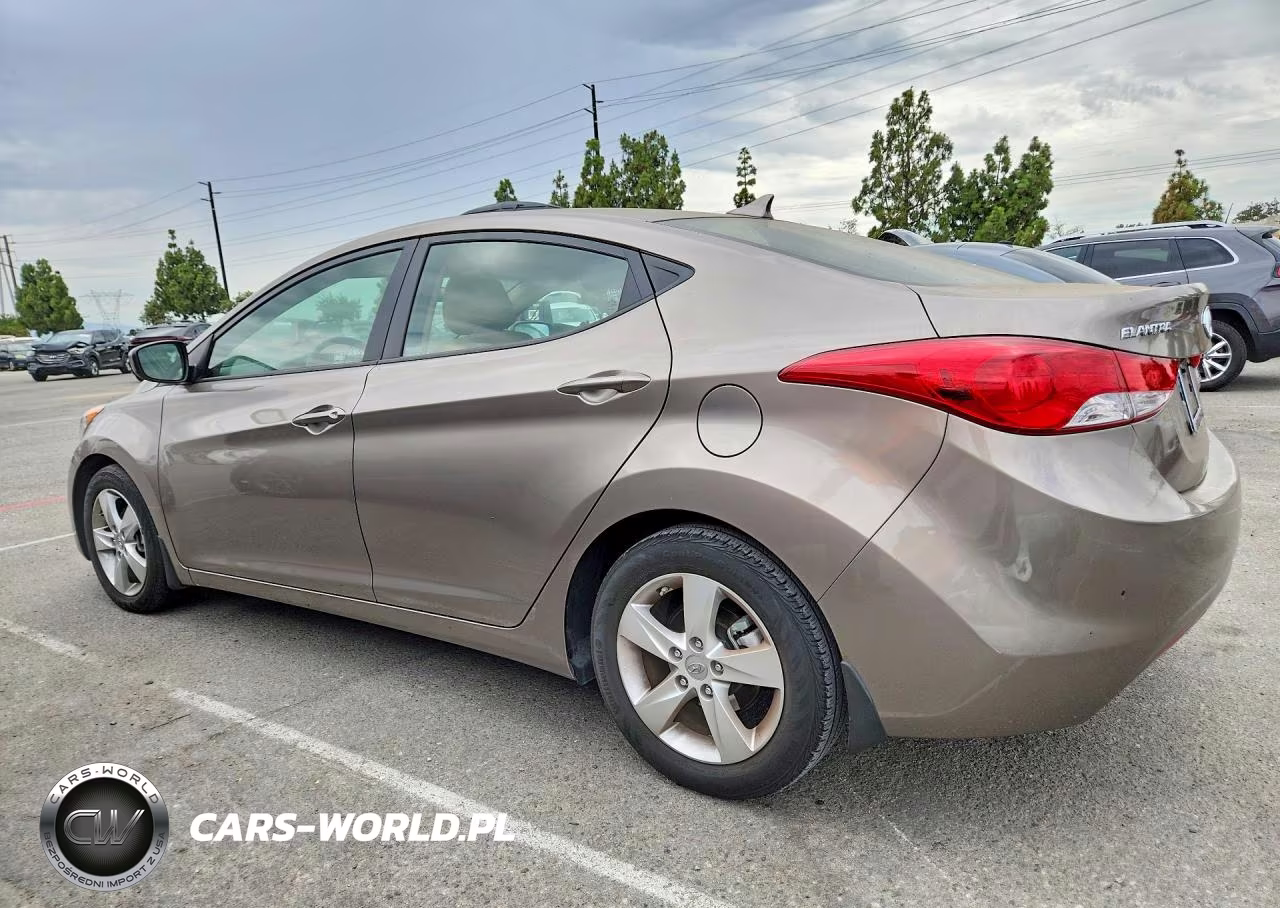 2012 Hyundai Elantra Gls VIN:5NPDH4AE4CH106826 - 2