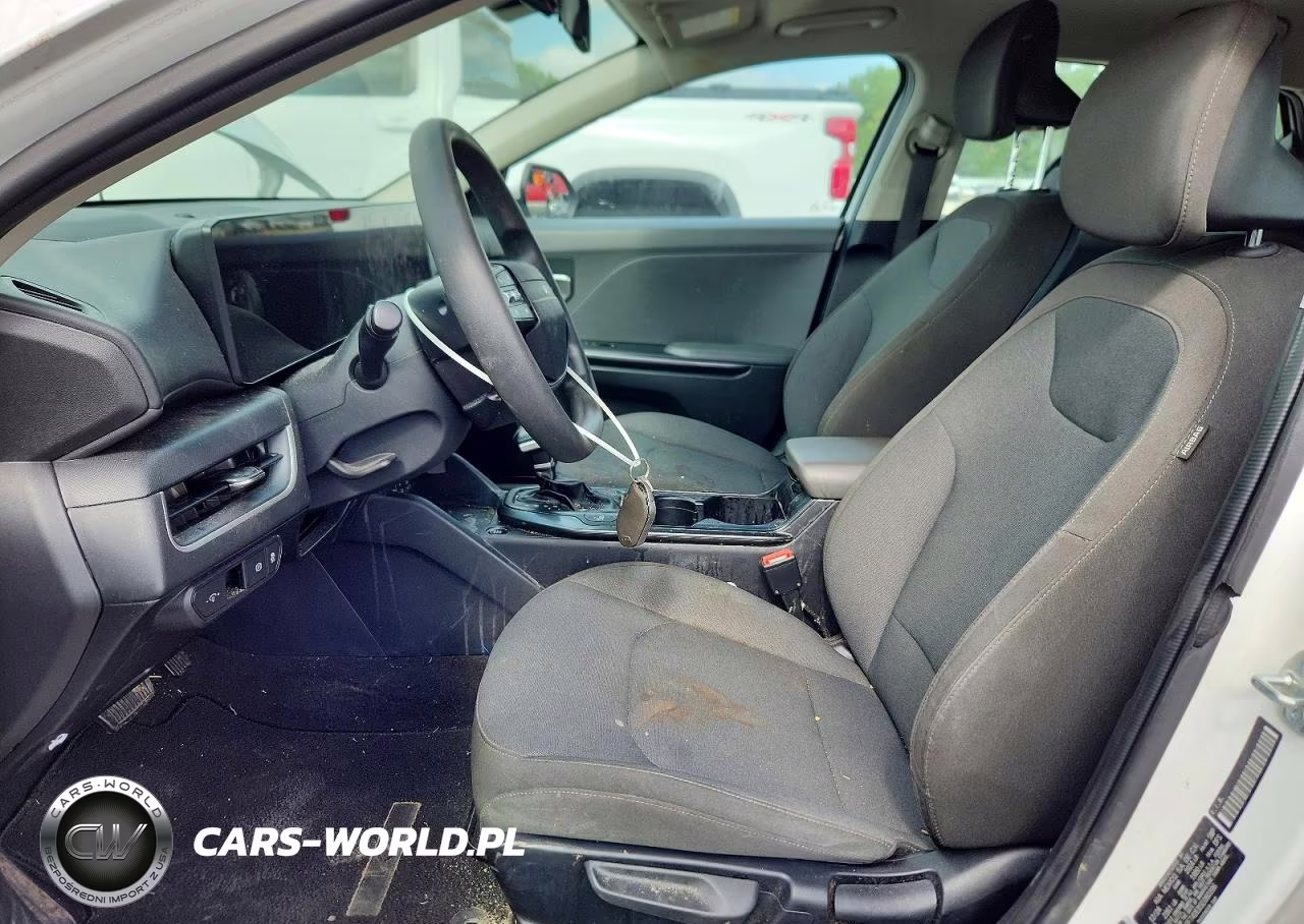 2025 Kia K4 Lx VIN:3KPFT4DE8SE080396 - 7