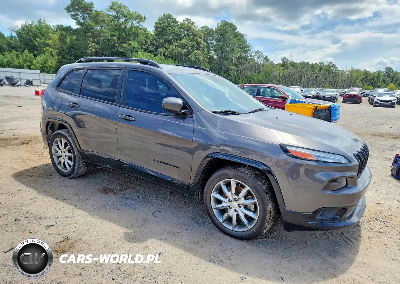 2018 Jeep Cherokee Latitude VIN:1C4PJLCB1JD621526 - 4