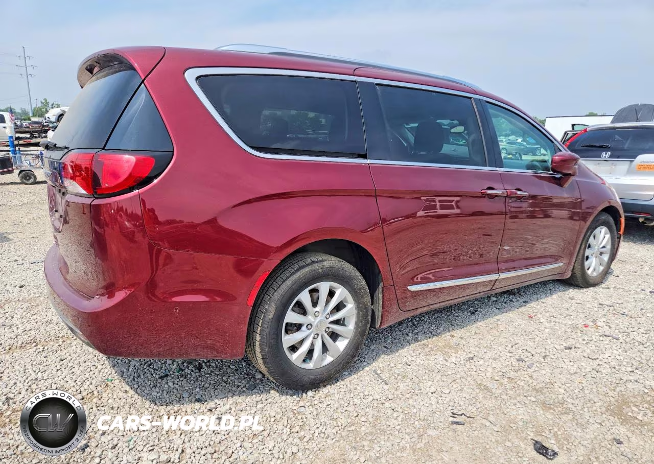 2019 Chrysler Pacifica Touring L VIN:2C4RC1BG0KR505351 - 3