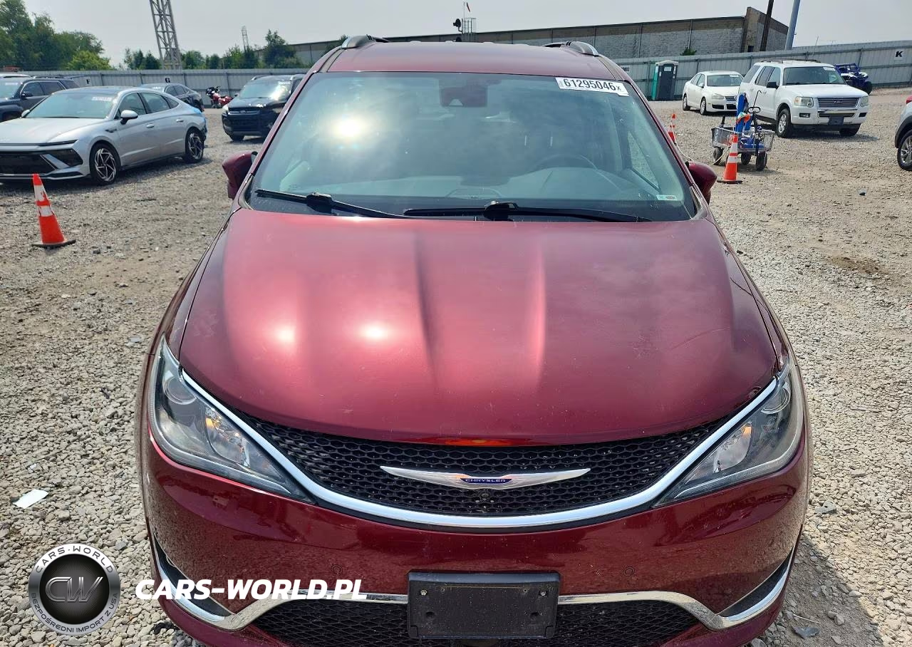2019 Chrysler Pacifica Touring L VIN:2C4RC1BG0KR505351 - 5