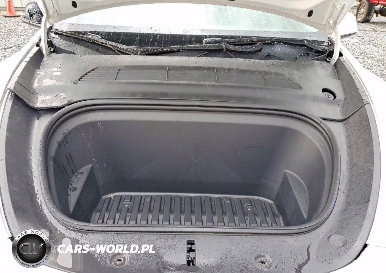 2022 Tesla Model Y VIN:7SAYGDEEXNA017150 - 11