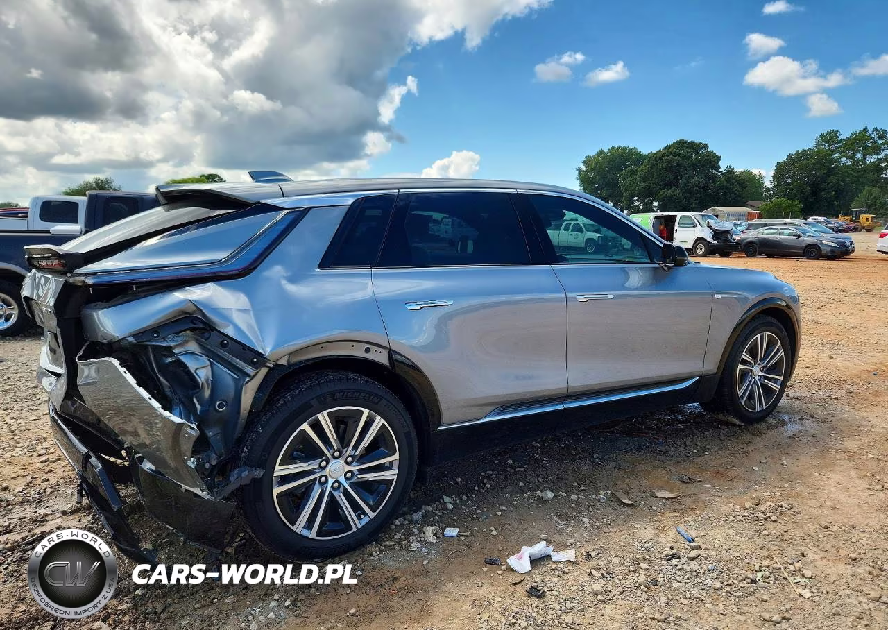 2024 Cadillac Lyriq Luxury VIN:1GYKPRRK1RZ124827 - 3