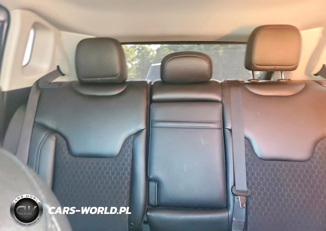 2019 Jeep Compass Latitude VIN:3C4NJDBB8KT621226 - 10