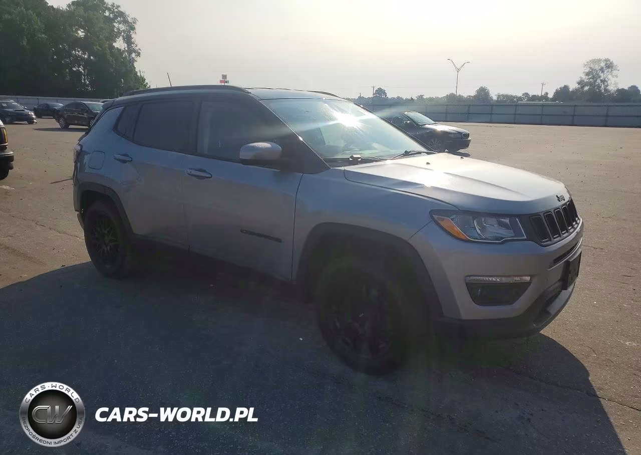 2019 Jeep Compass Latitude VIN:3C4NJDBB8KT621226 - 4
