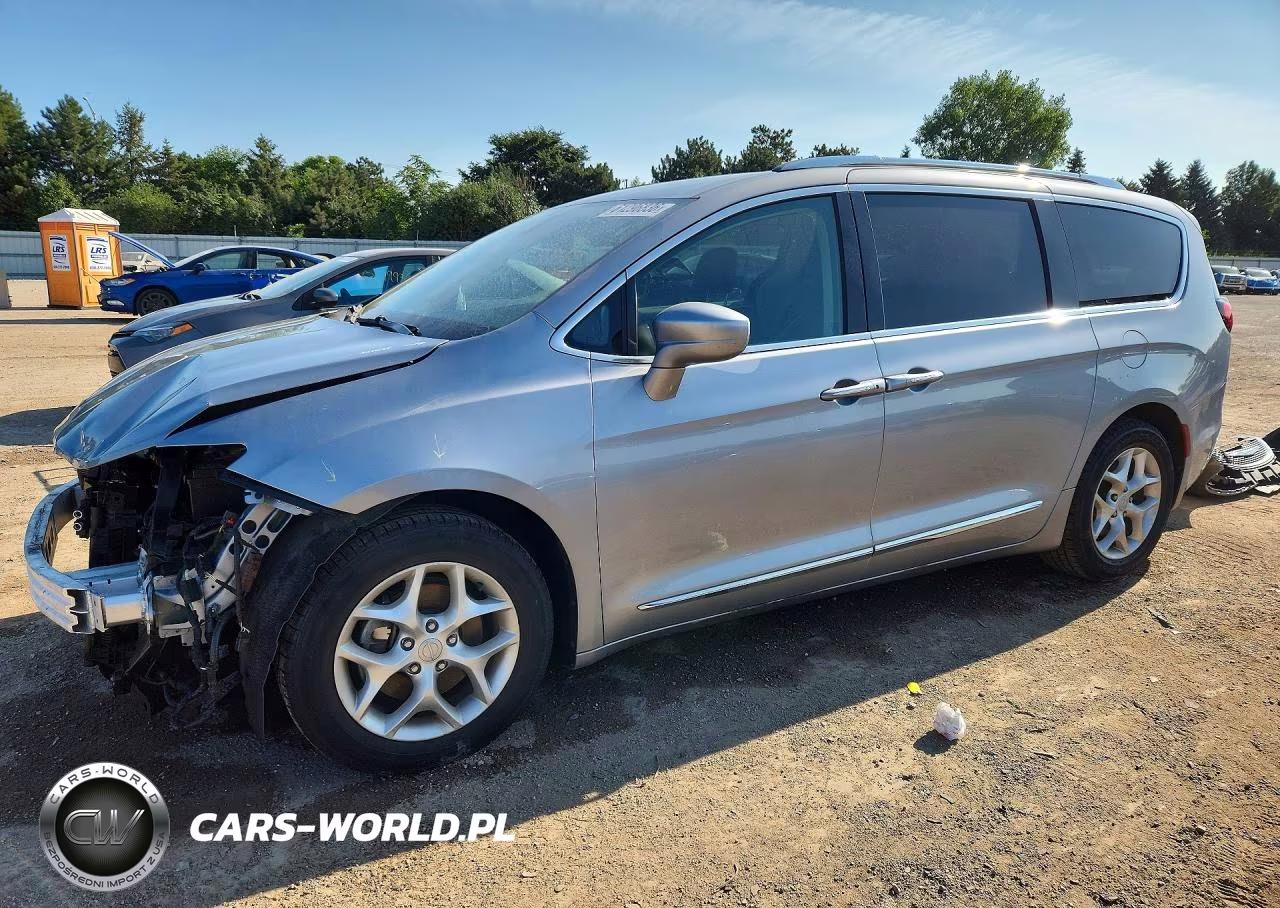 2018 Chrysler Pacifica Touring L Plus – zdjęcie 1 z 14
