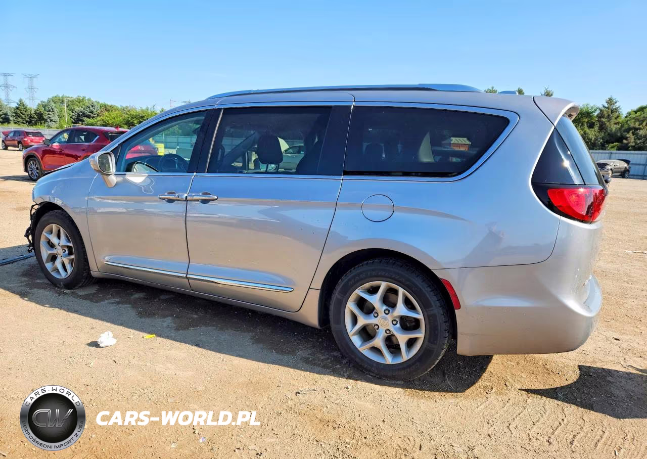 2018 Chrysler Pacifica Touring L Plus VIN:2C4RC1EG1JR294252 - 2