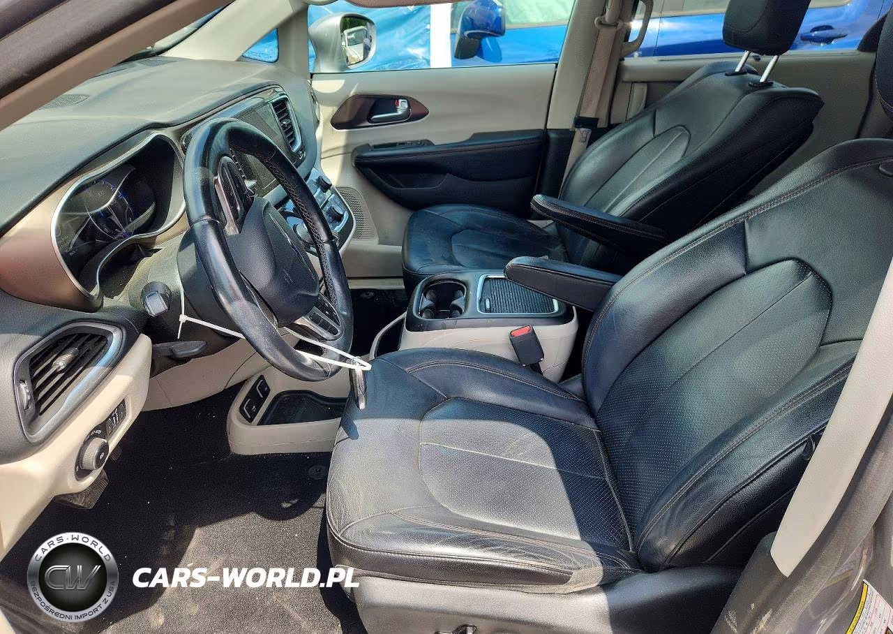 2018 Chrysler Pacifica Touring L Plus VIN:2C4RC1EG1JR294252 - 7