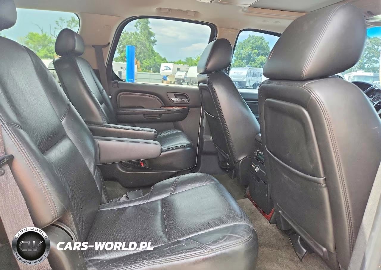 2010 Cadillac Escalade Luxury VIN:1GYUKBEF3AR111542 - 11