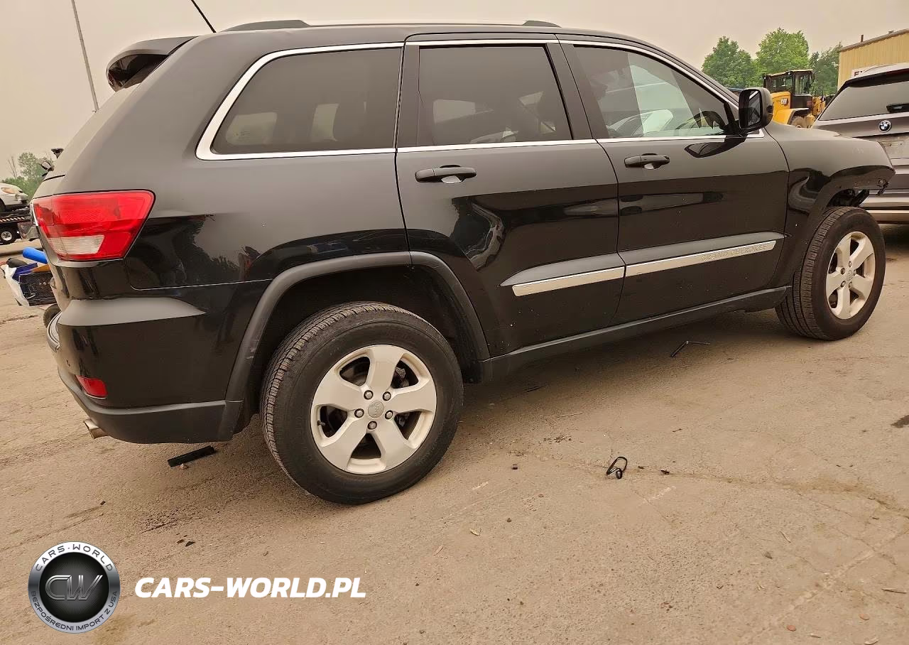 2013 Jeep Grand Cherokee Laredo VIN:1C4RJFAG1DC544417 - 3