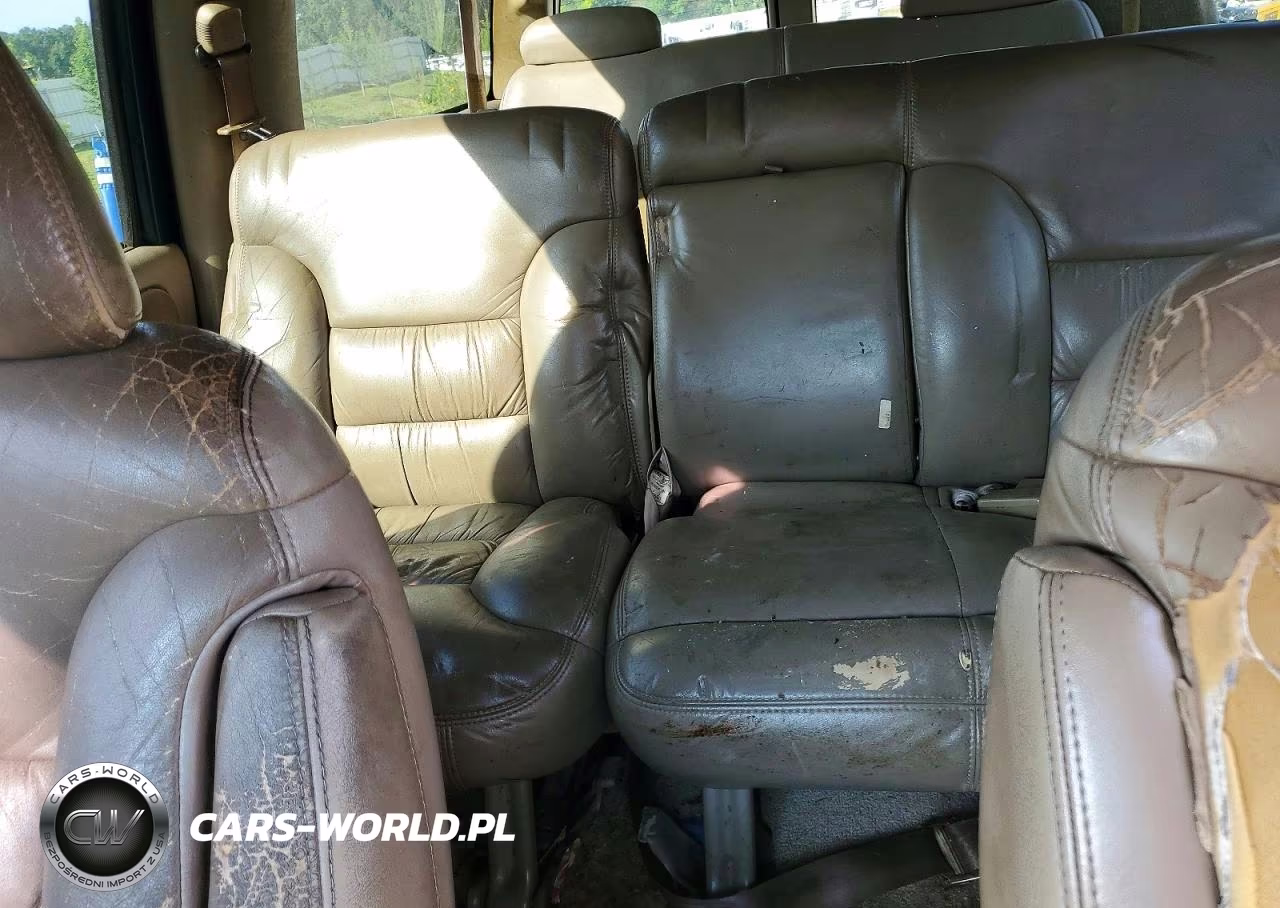 1997 Chevrolet Suburban C1500 VIN:1GNEC16R1VJ317335 - 10