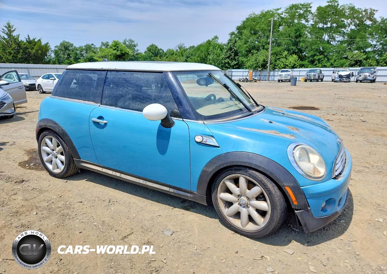 2010 Mini Cooper VIN:WMWMF3C51ATZ22704 - 4