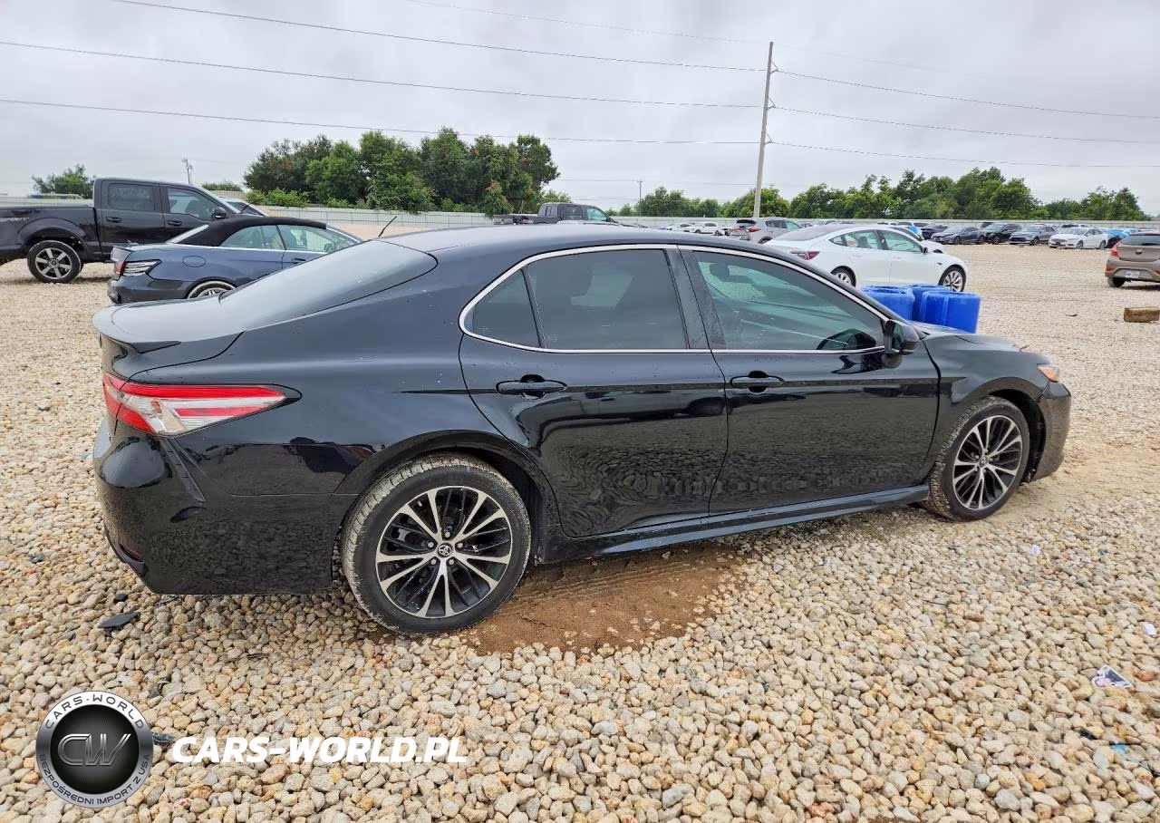 2018 Toyota Camry Se VIN:4T1B11HK4JU085805 - 3